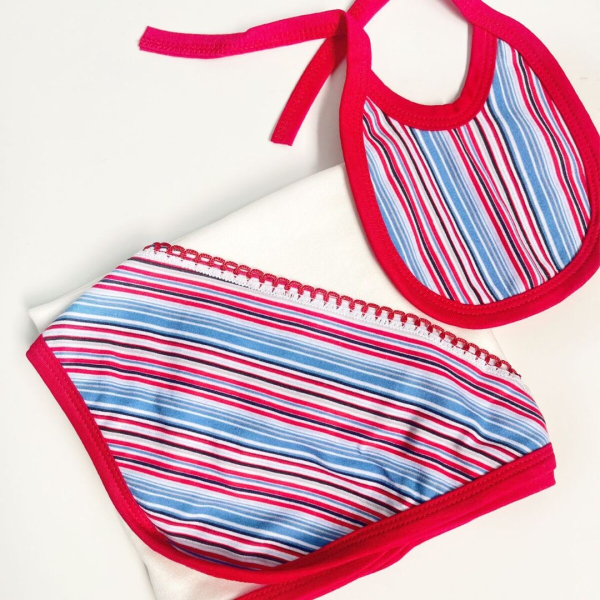 Set Mantita y Babero - Rojo 