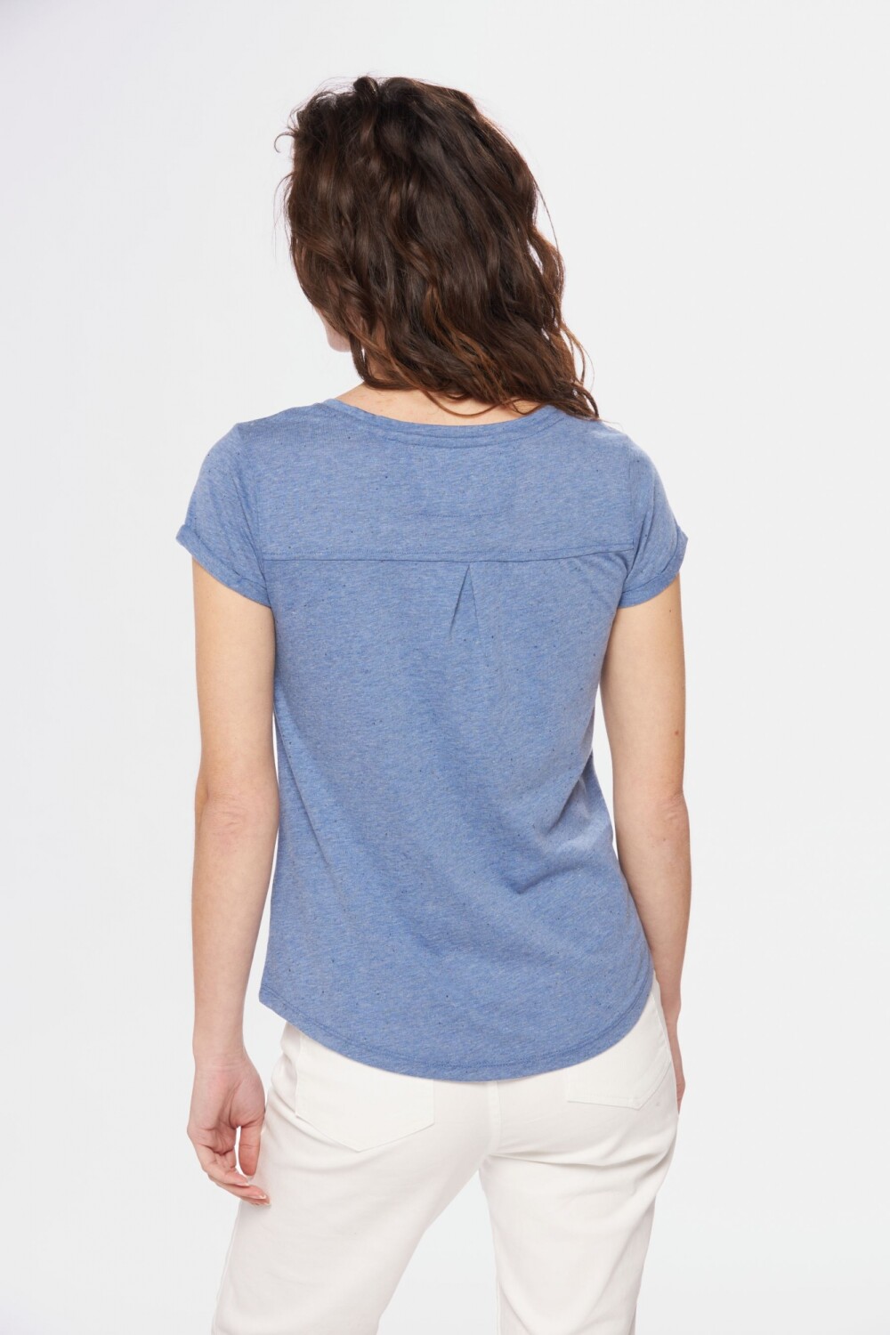 REMERA CON BOTONES Piedra