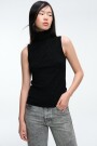 TOP SIN MANGAS Negro