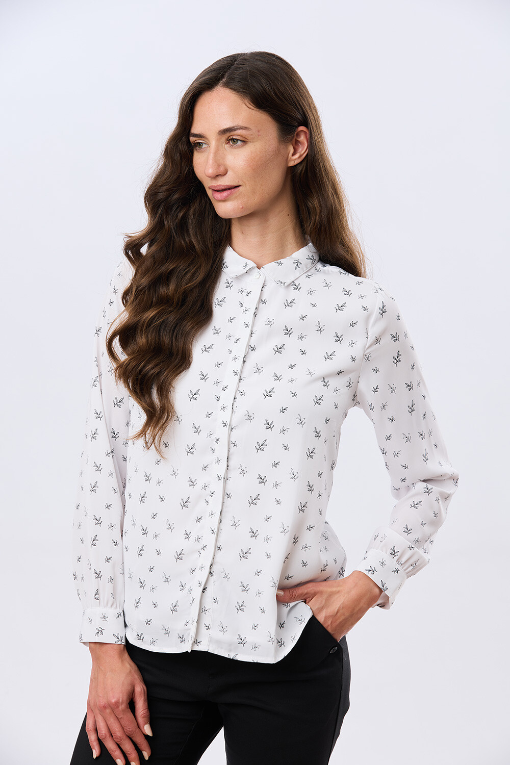 BLUSA ESTAMPADA Hojas Negra