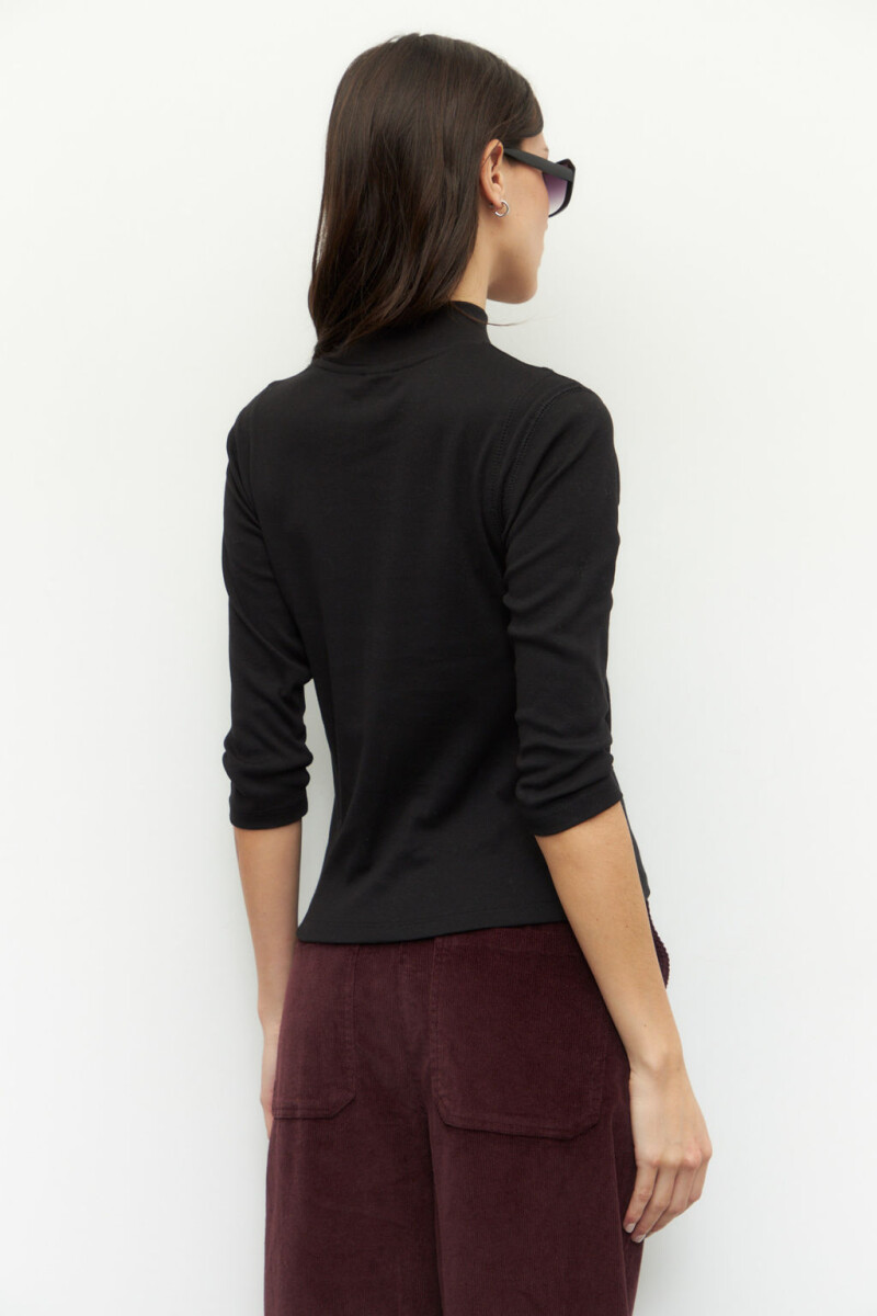 POLERA RULIO Negro