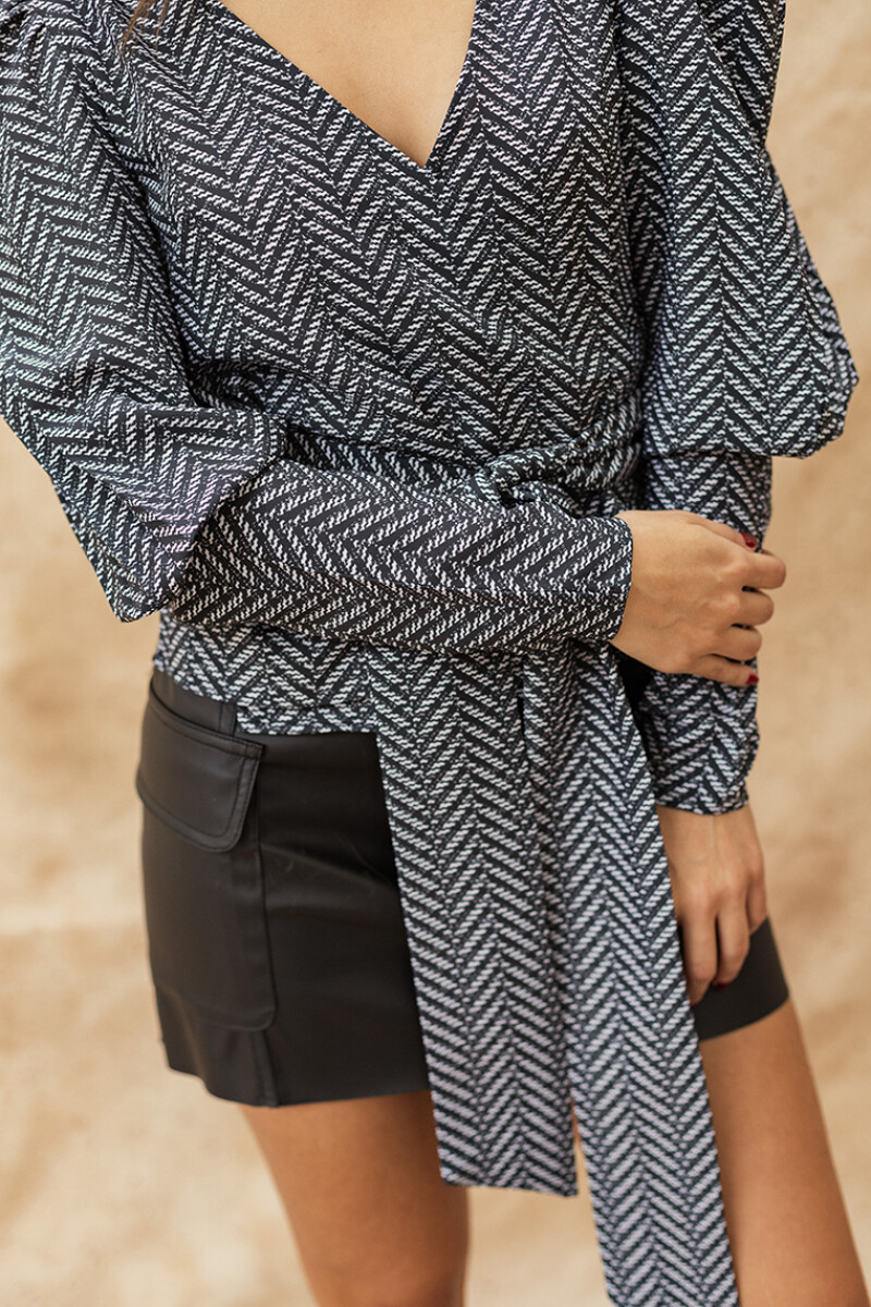 BLUSA CAROLINE MONOCHROME STRIPES BLUSA CAROLINE MONOCHROME STRIPES