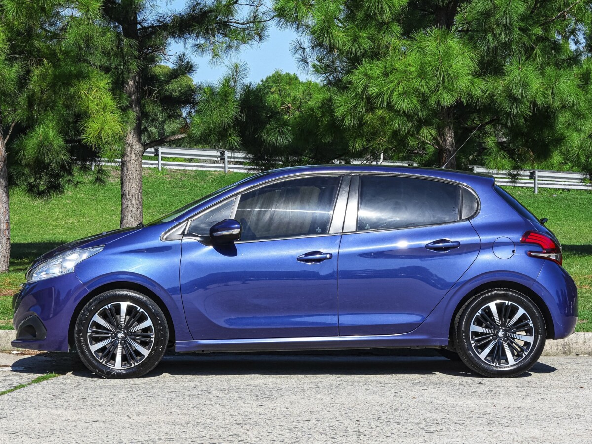 Peugeot 208 Active 1.2 Extra Full | Permuta / Financia Peugeot 208 Active 1.2 Extra Full | Permuta / Financia