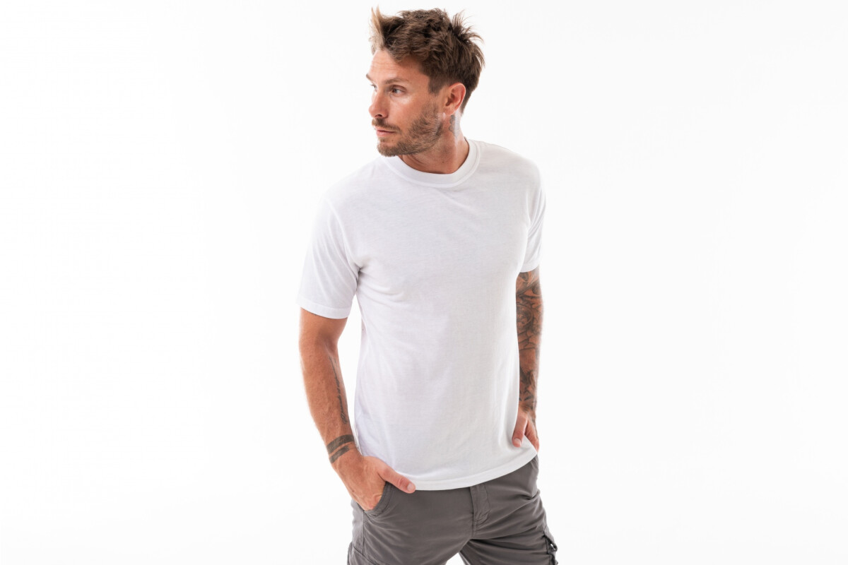 REMERA CUELLO BASE M/C UI Blanco