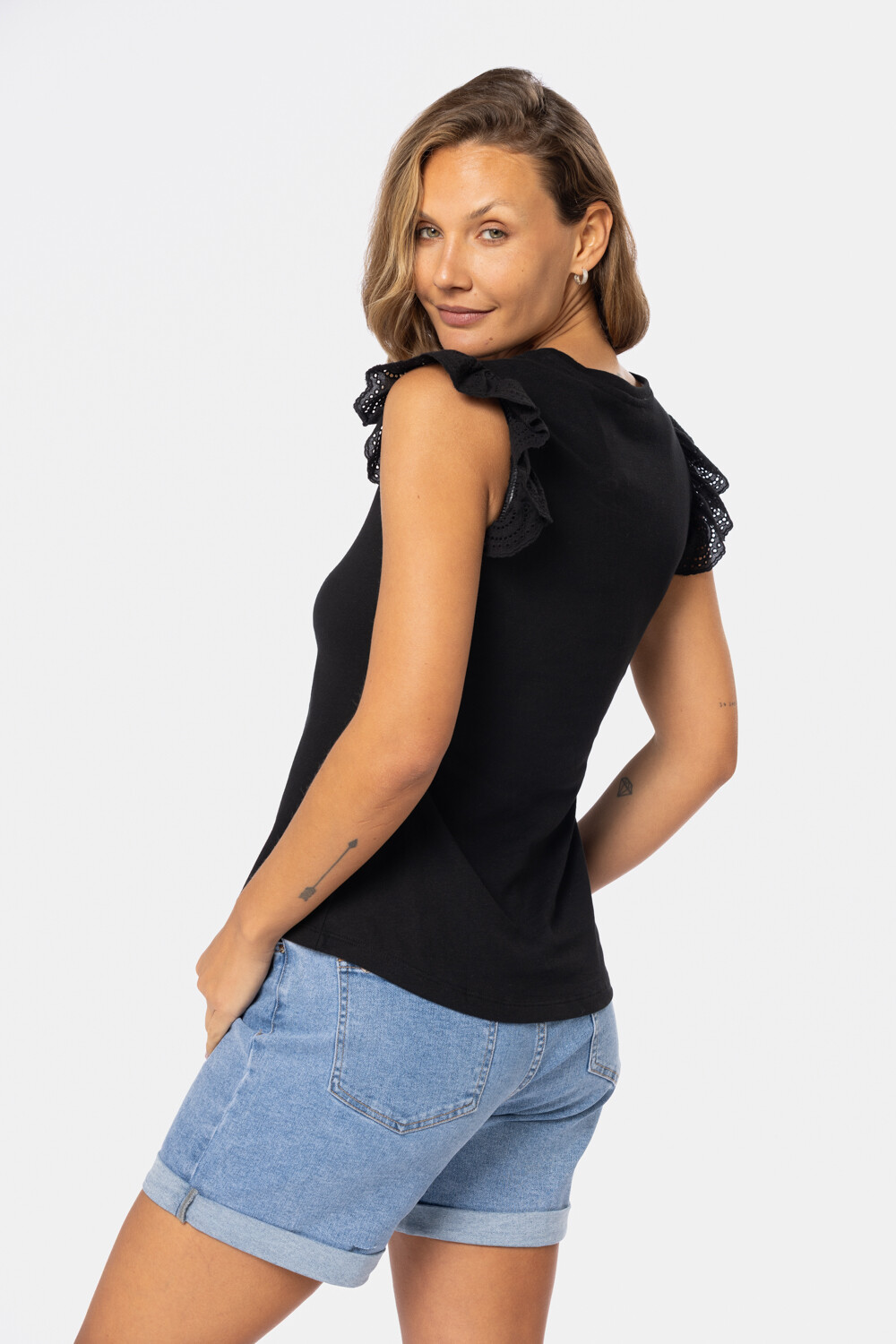 REMERA LISA Negro