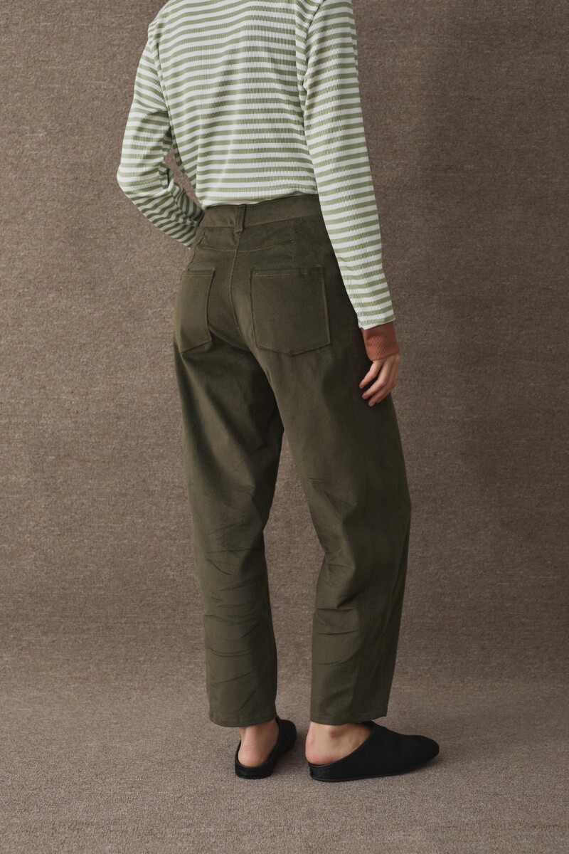 PANTALON BARREL CORDEROY Verde