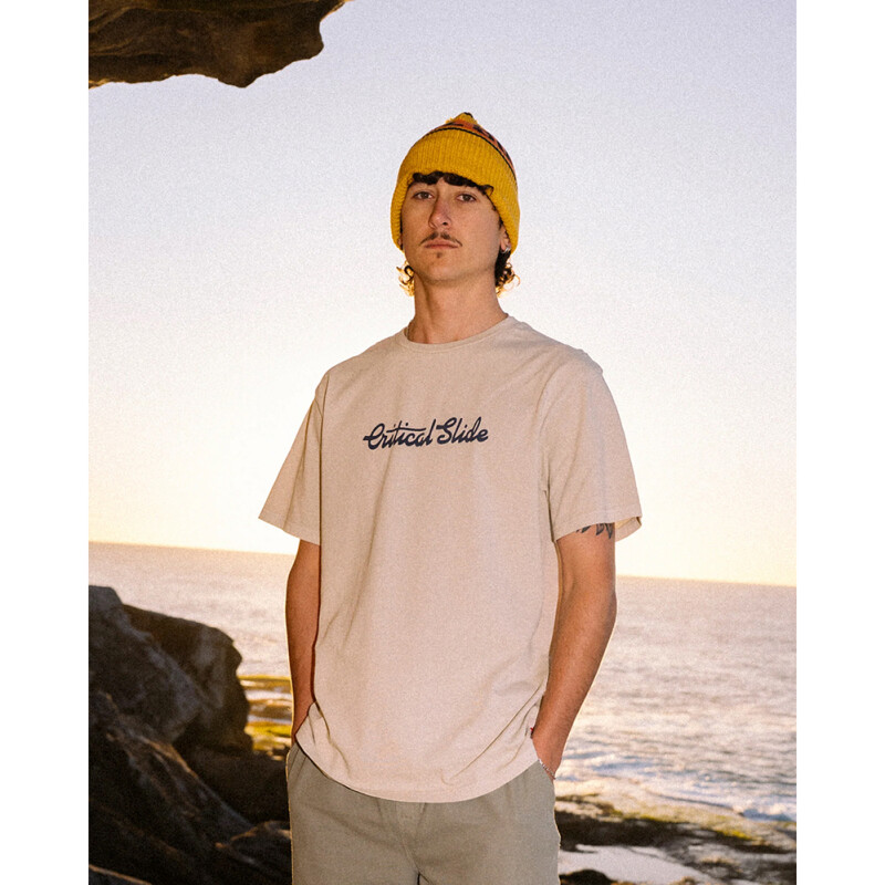 Remera Critical Slide Sun Cured - Beige Remera Critical Slide Sun Cured - Beige