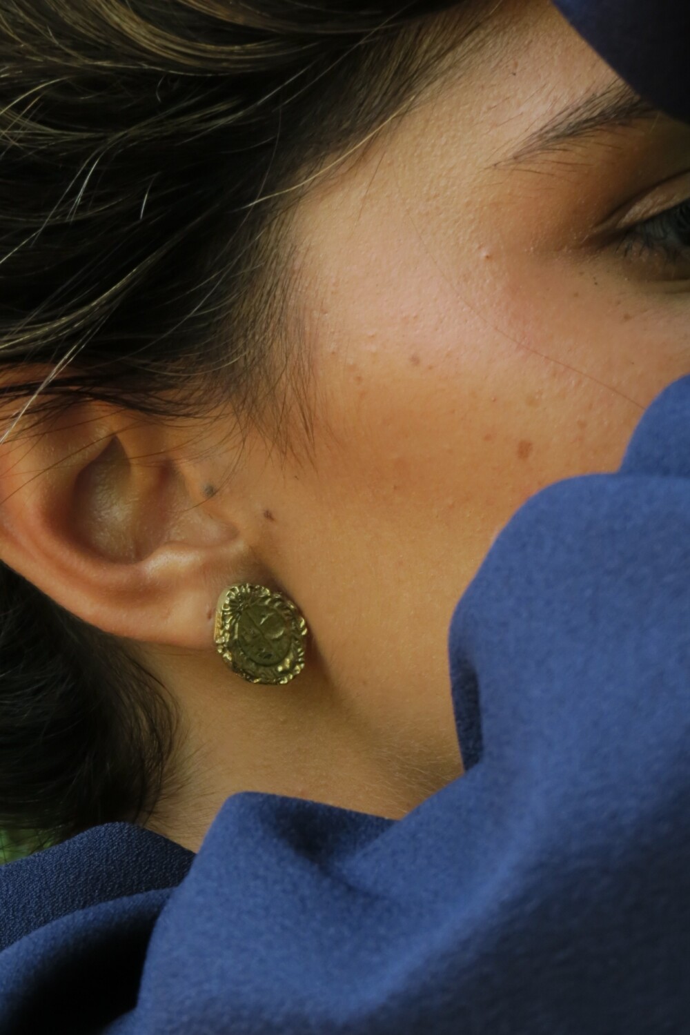Escudo Earrings Dorado
