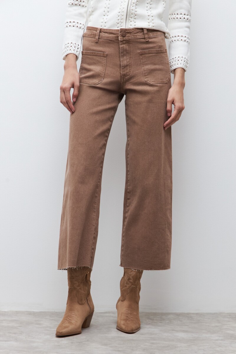 Jean culotte Paulina con bolsillos tostado