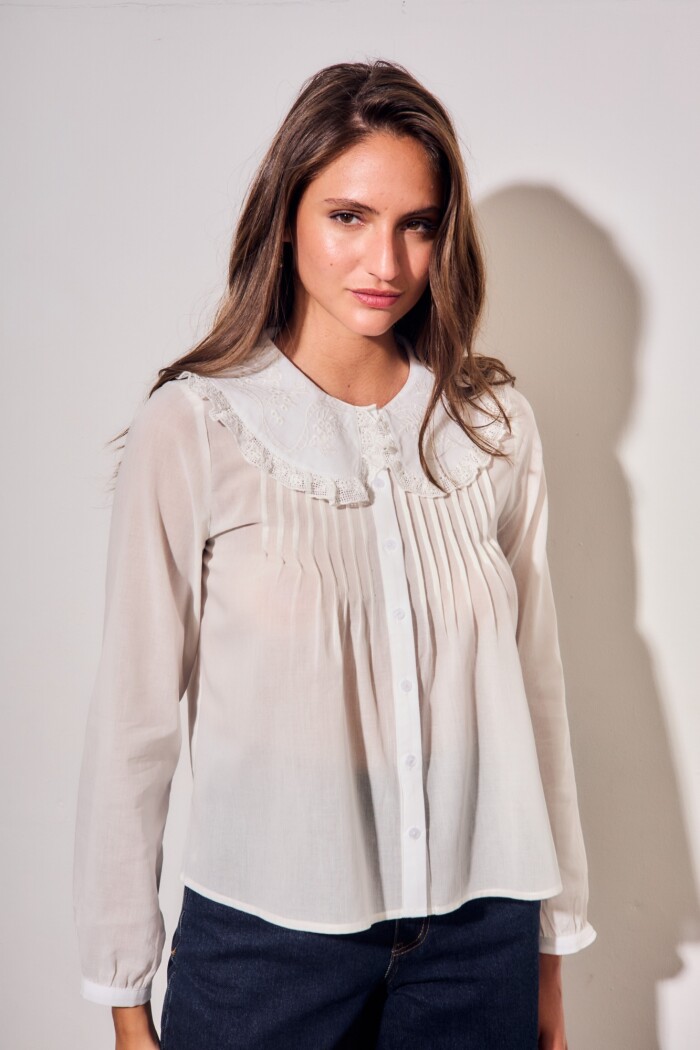 Blusa Cuello Bordado Nacar