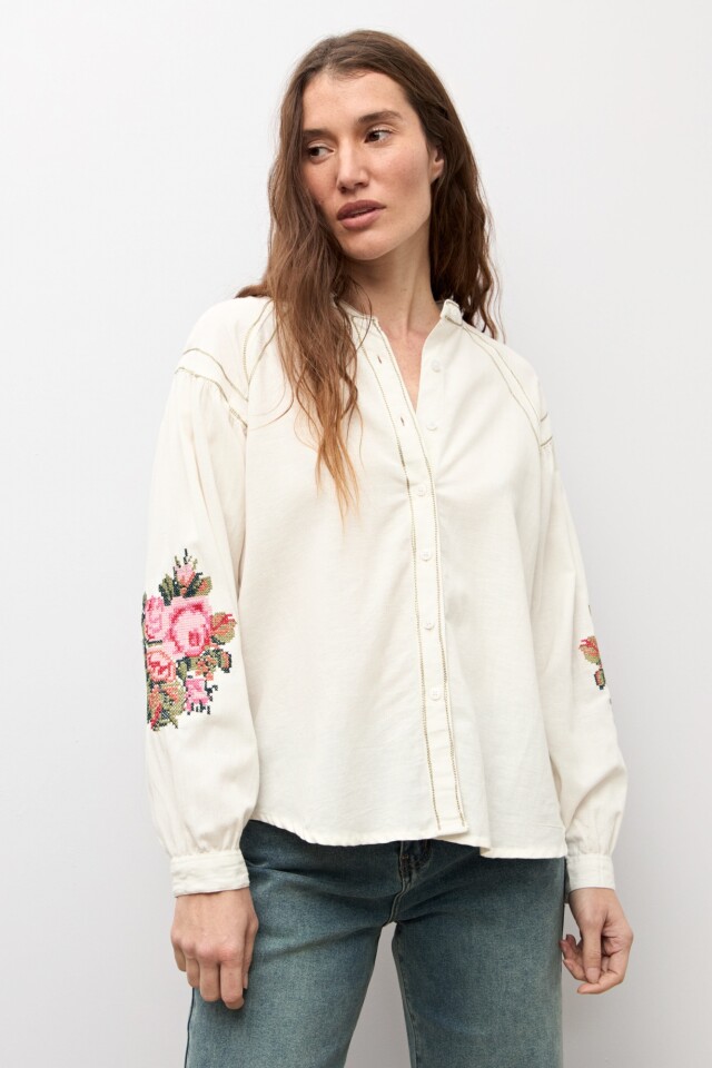 Camisa bordado floral crudo