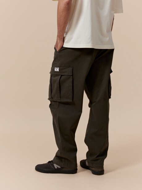 Pantalón cargo Kai VERDE MILITAR
