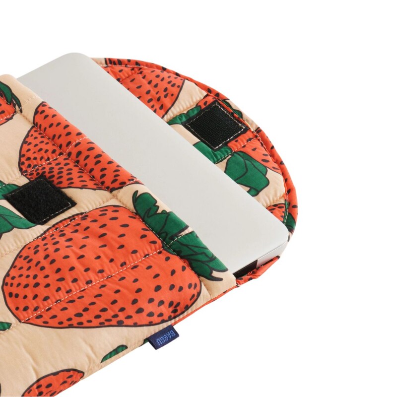 Estuche puffy para laptop 16" Strawberry