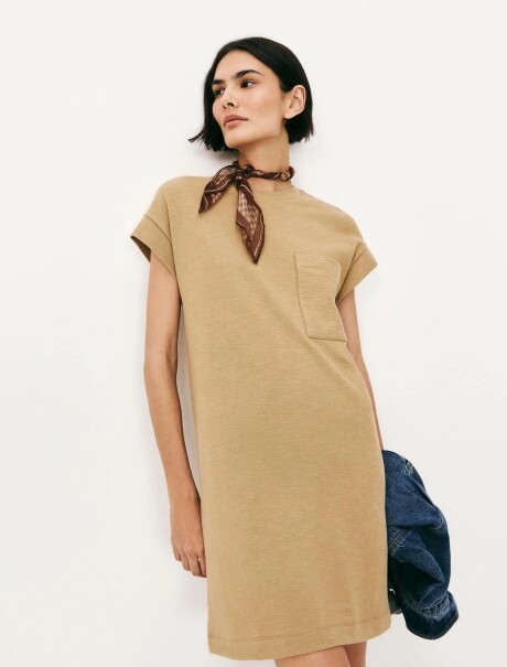 VESTIDO CORTO BÁSICO TEXTURIZADO BEIGE