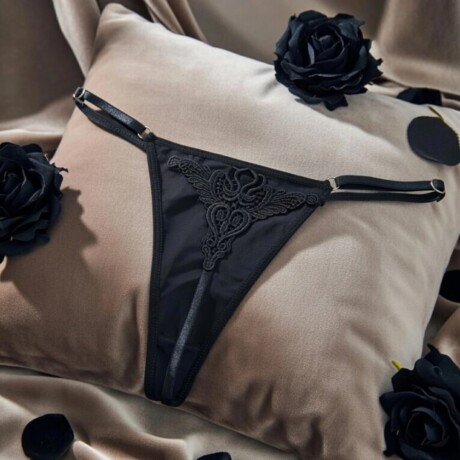 Tanga Cola Less Sexy con Guipur Negro