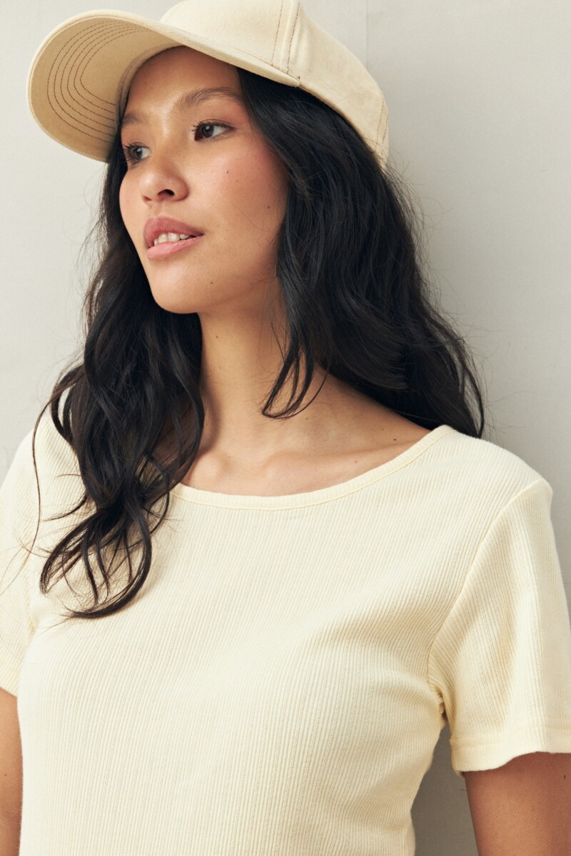 REMERA GORAN AMARILLO PASTEL