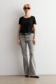 Remera escote a la base negro