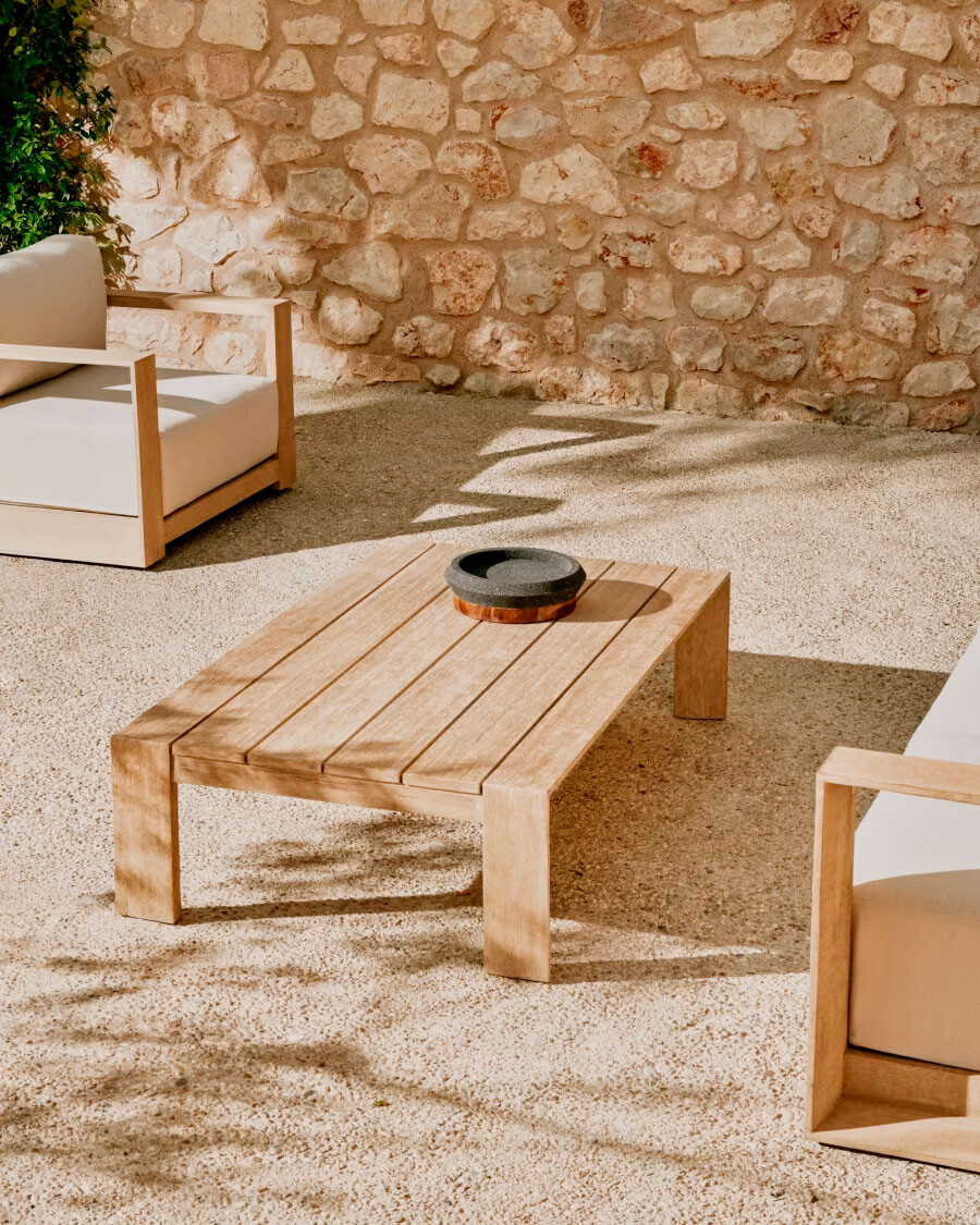Mesa de centro Ambra de madera maciza de acacia con acabado claro 82,5 x 140 cm FSC 100% Mesa de centro Ambra de madera maciza de acacia con acabado claro 82,5 x 140 cm FSC 100%