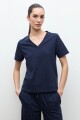 Remera escote V azul marino