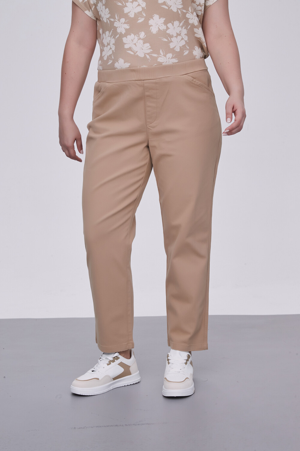 Pantalon Bekwai Beige Oscuro