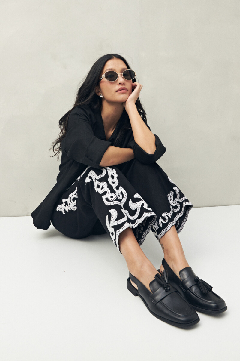 PANTALON BALIZAS BORDADO Negro