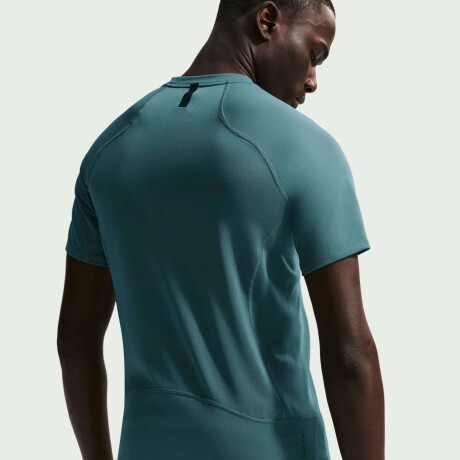 Remera Nike Pro Training de Hombre Multicolor
