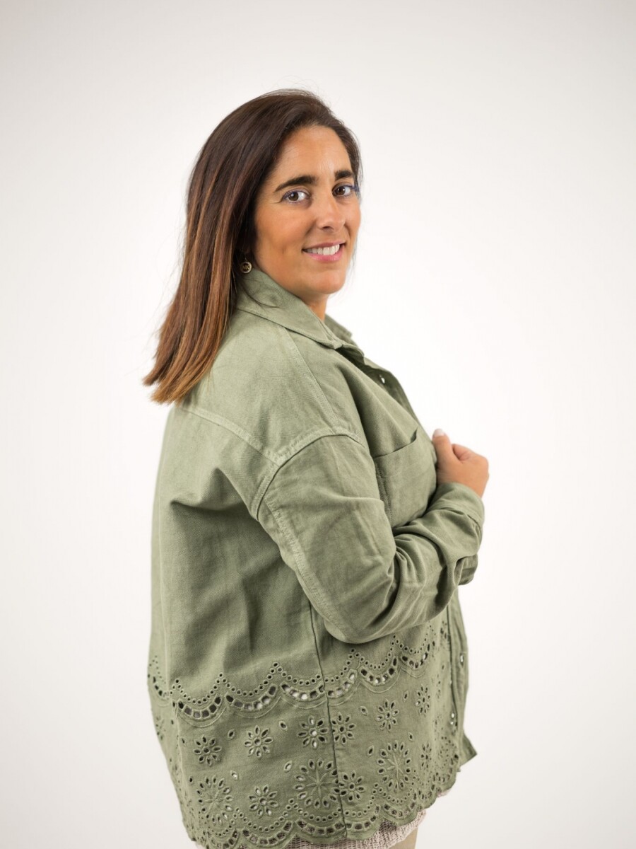 Chaqueta de Jean con broderie abajo VERDE