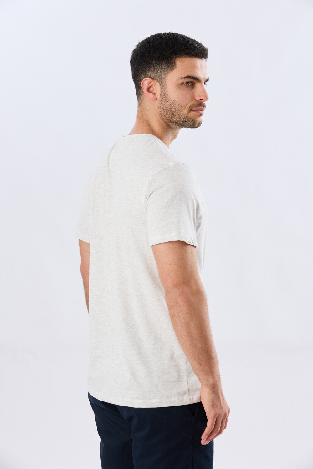 REMERA BÁSICA V DE ALGODÓN Gris