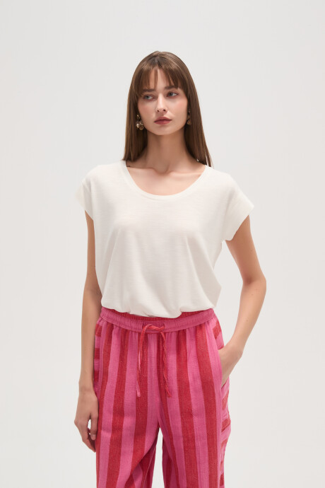 Remera Ailana Marfil / Off White