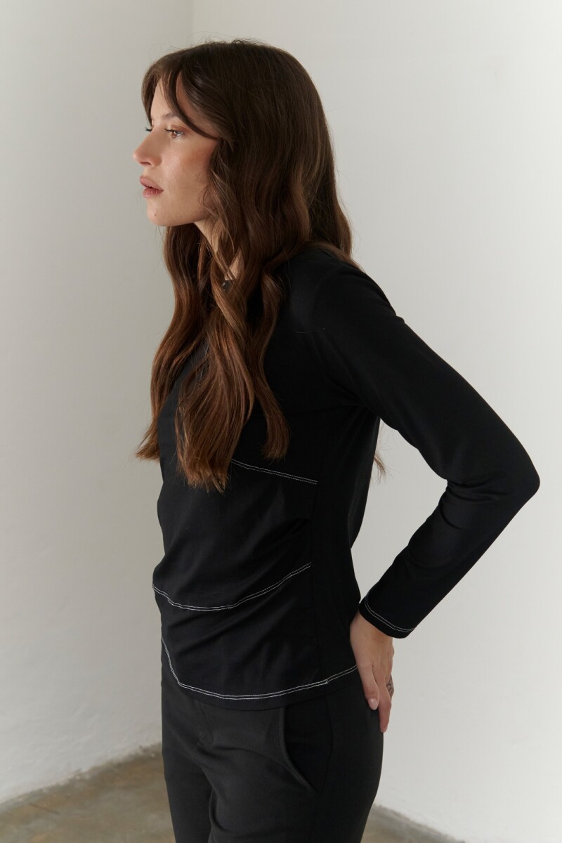 REMERA MERIDIANO NEGRO
