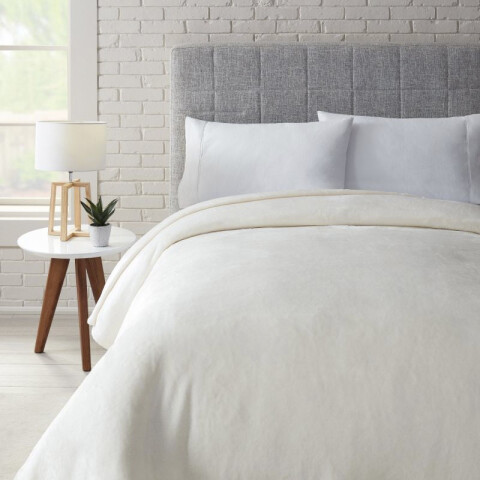 Frazada Flannel King Size Home Class 240 x 260 cm BLANCO