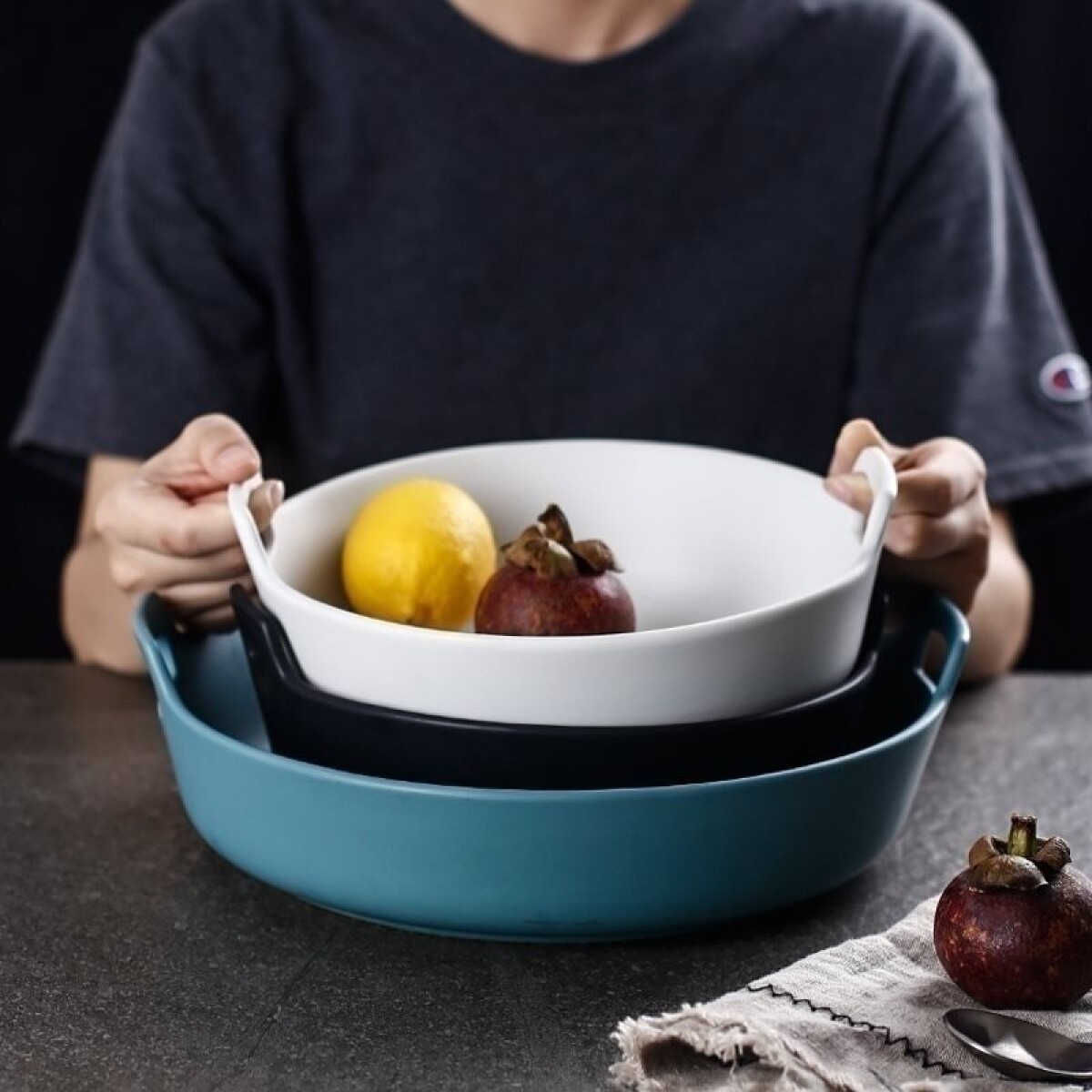 ENSALADERA C/ASAS CERAMICA AZUL MATE. 30x29x9CM 
