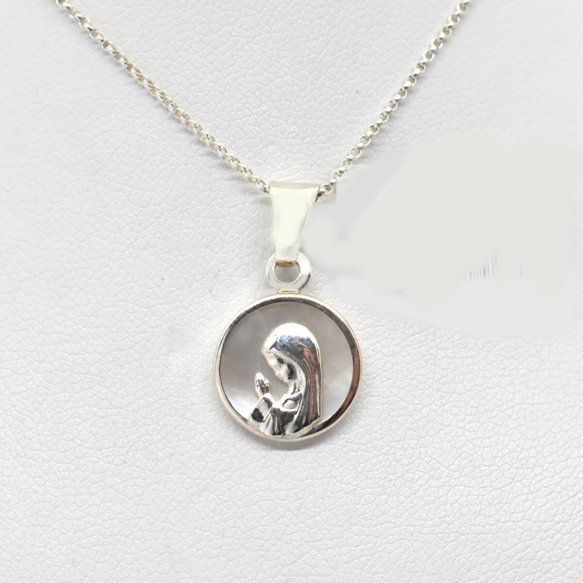 Medalla en Plata 925 y Nácar Virgen 12mm 