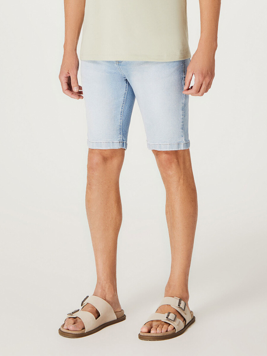 BERMUDA MASCULINA DE JEAN - CELESTE 
