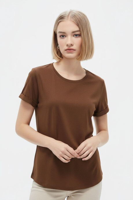 Remera Cordata Marron