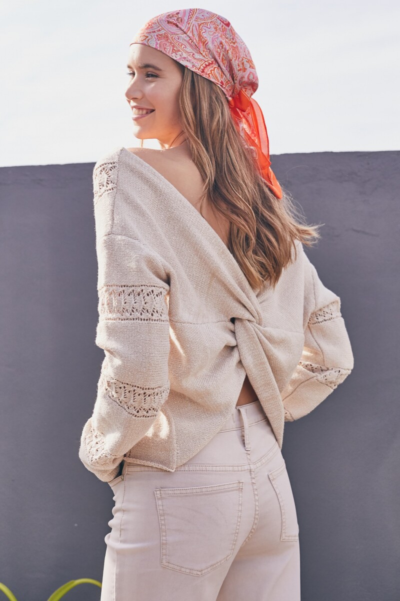 Sweater Nudo En Espalda Nácar
