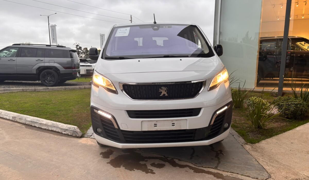 Peugeot Traveller Combi Space 2.0 Diesel 9P - 2024 Peugeot Traveller Combi Space 2.0 Diesel 9P - 2024