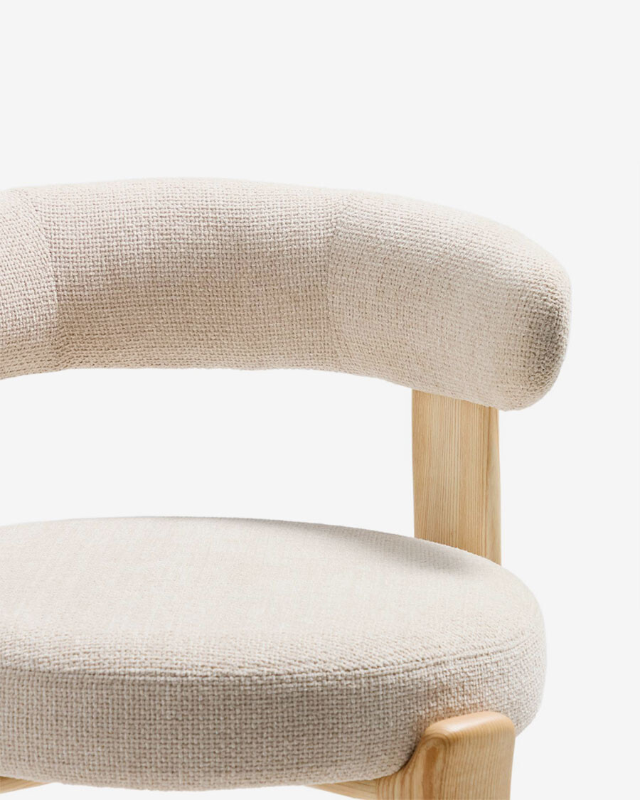 Taburete Granite de chenilla beige y madera maciza de fresno con acabado tono natural FSC 100% 75 cm Taburete Granite de chenilla beige y madera maciza de fresno con acabado tono natural FSC 100% 75 cm