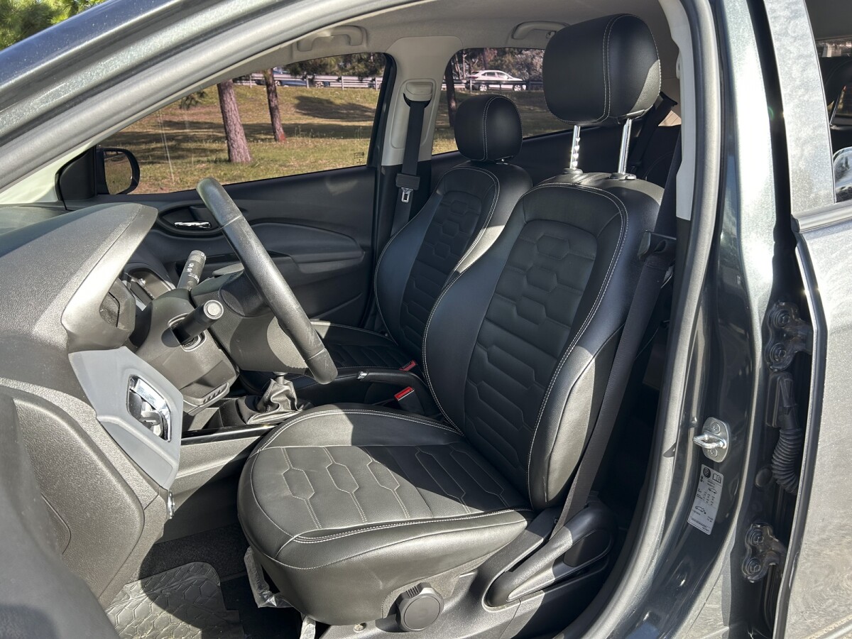 Chevrolet Onix LTZ 1.4 EXCELENTE ESTADO! | Permuta/Financia Chevrolet Onix LTZ 1.4 EXCELENTE ESTADO! | Permuta/Financia