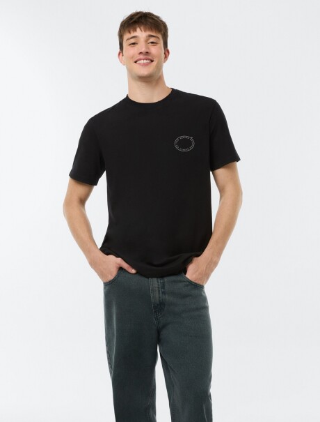 CAMISETA CON ESTAMPA MODELO REGULAR NEGRO