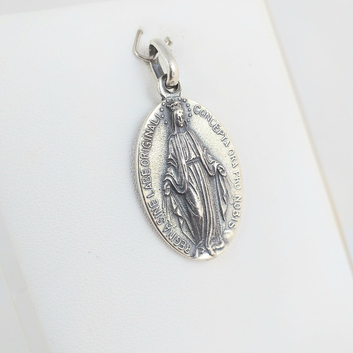 Medalla religiosa de plata 925, Virgen Milagrosa, medidas 30mm*21mm. 