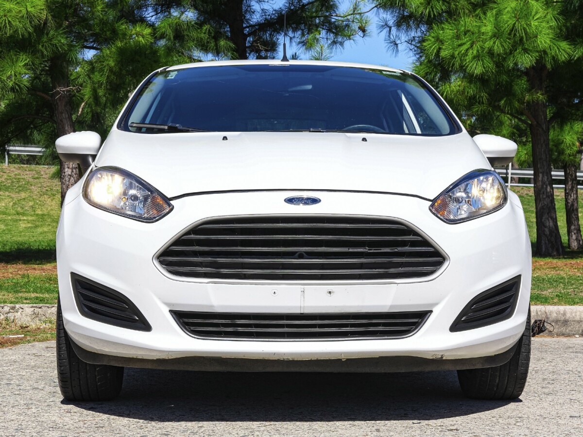 Ford Fiesta S 1.6 Extra Full 2015 EXCELENTE ESTADO! Ford Fiesta S 1.6 Extra Full 2015 EXCELENTE ESTADO!