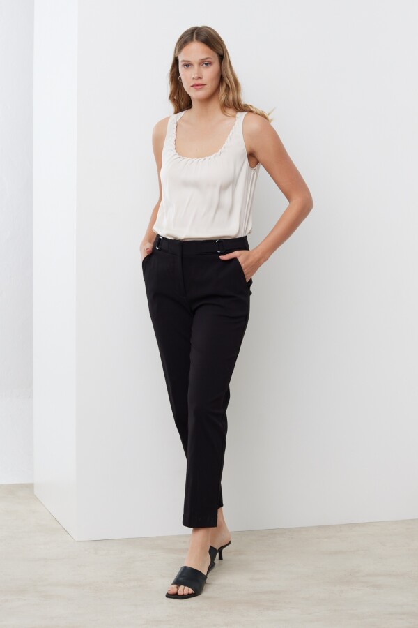Pantalon Hebilla NEGRO