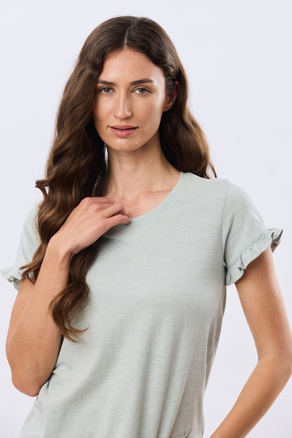 REMERA DE ALGODÓN CON VOLADO Verde