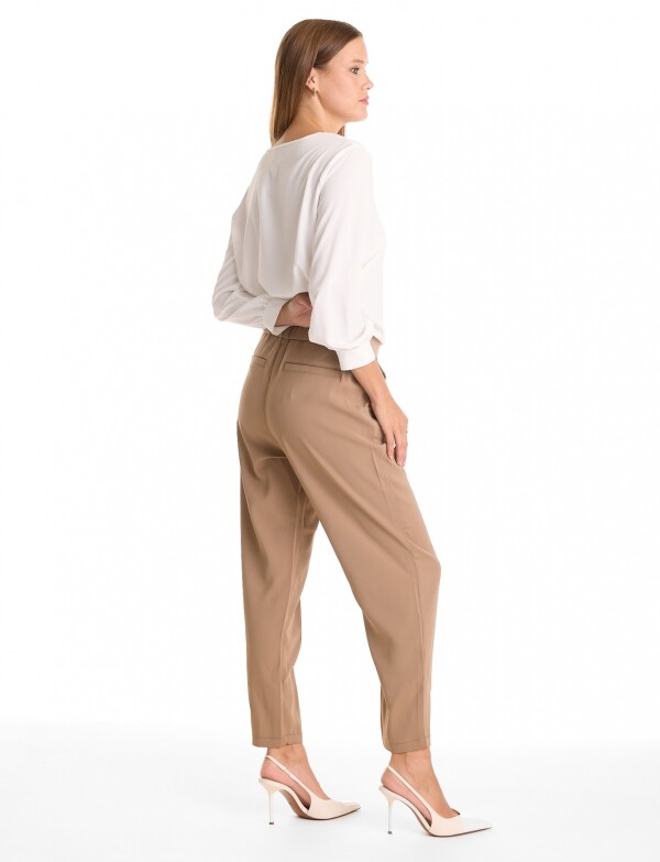 Pantalon Relaxed Fit & Cintura Elástica Posterior TOSTADO
