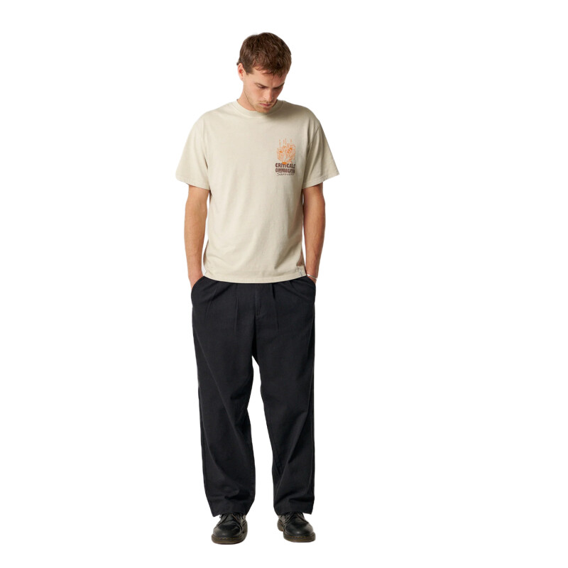 Remera Critical Slide Service - Beige Remera Critical Slide Service - Beige