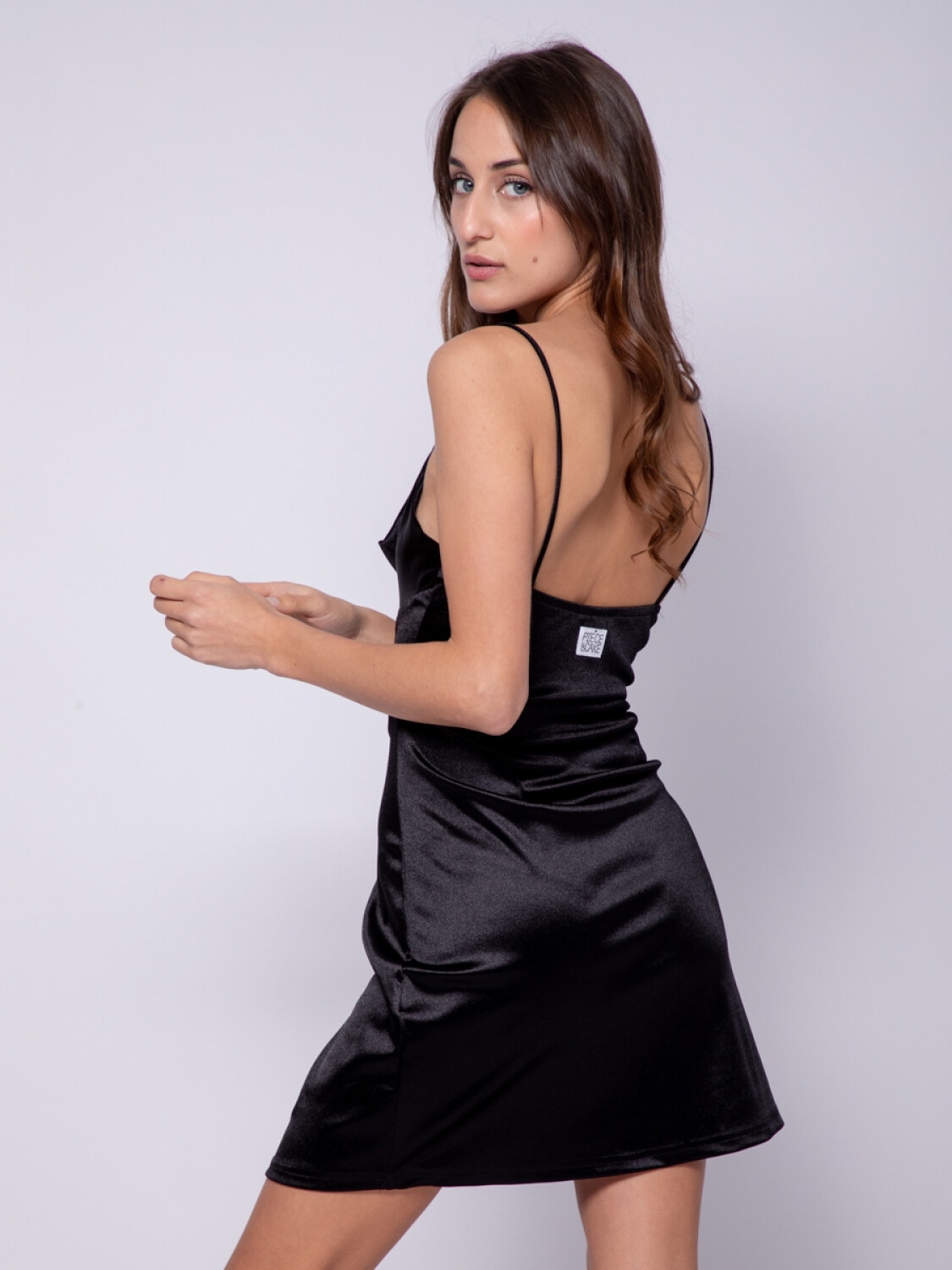 Vestido negro store con corset