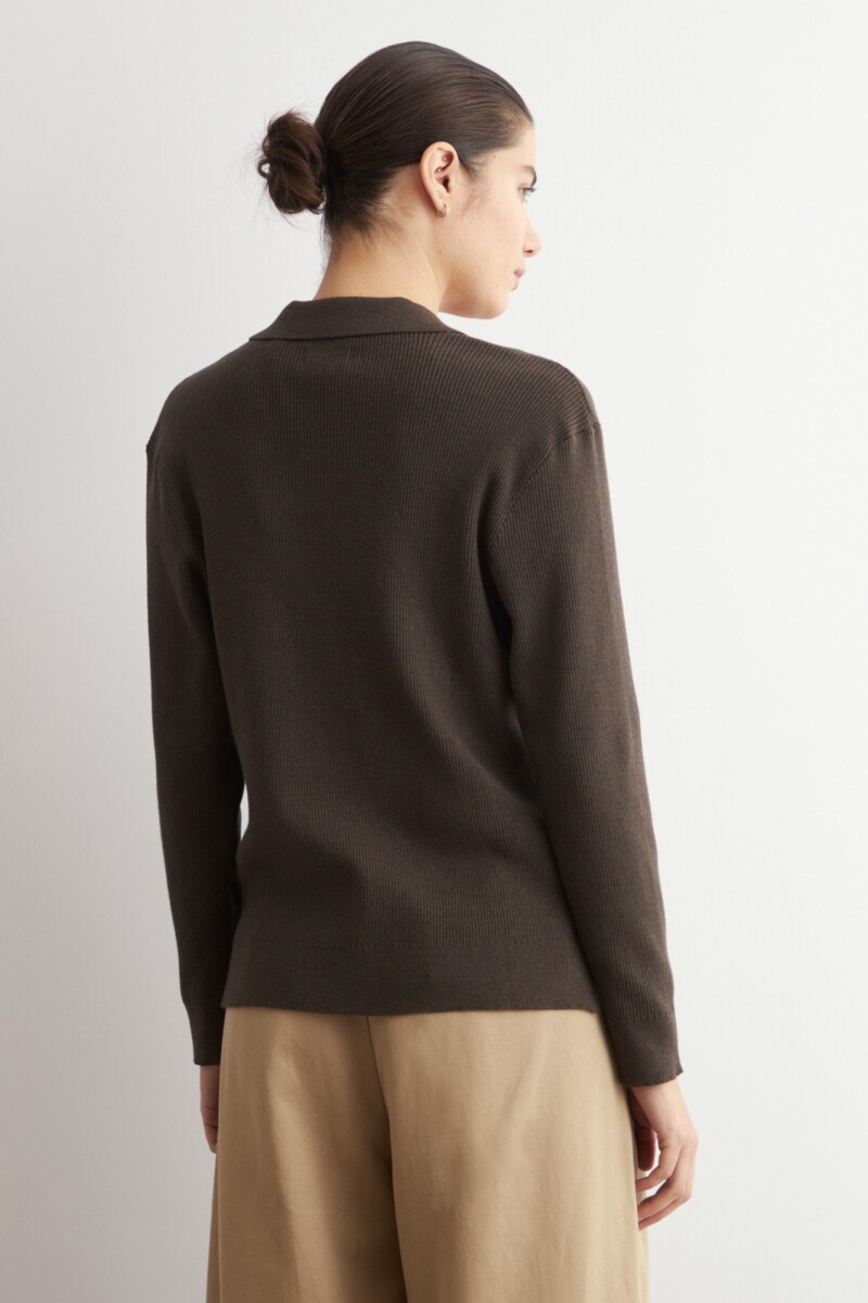 Sweater cuello polo chocolate melange