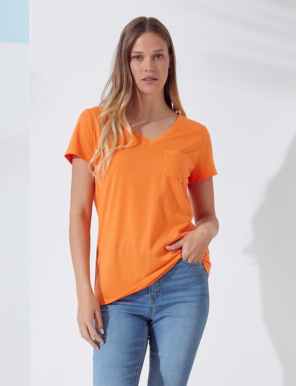 Remera Escote V ANARANJADO