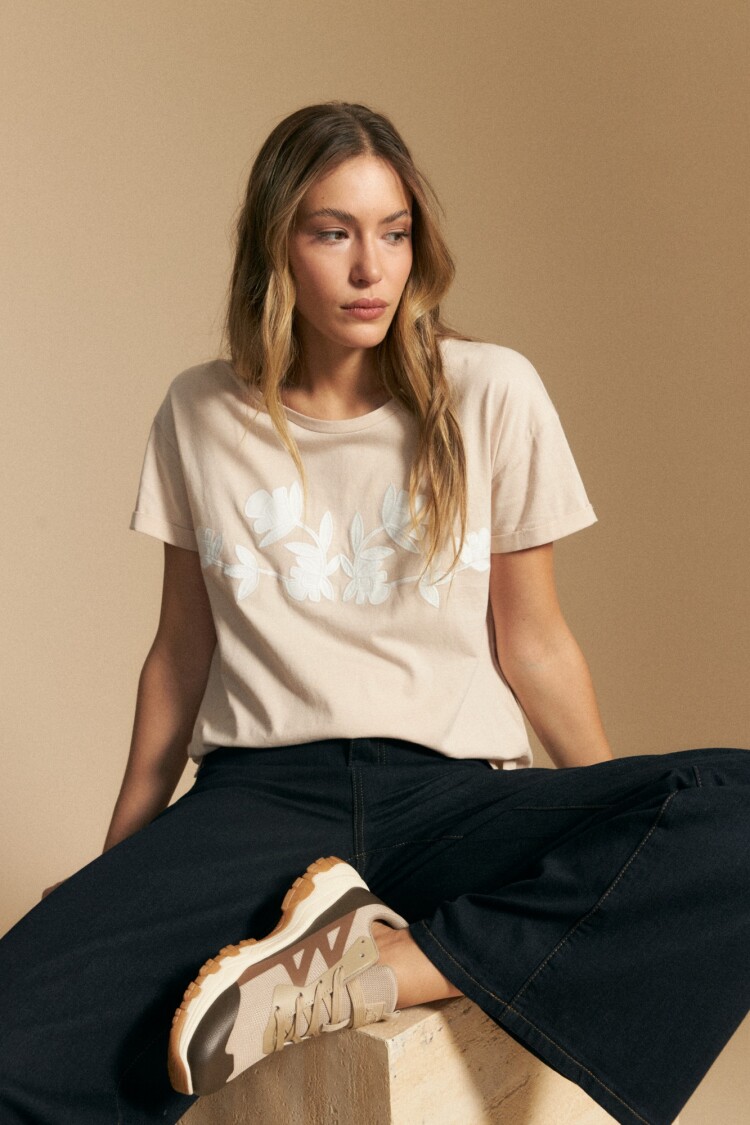 REMERA FLORALIA Tostado